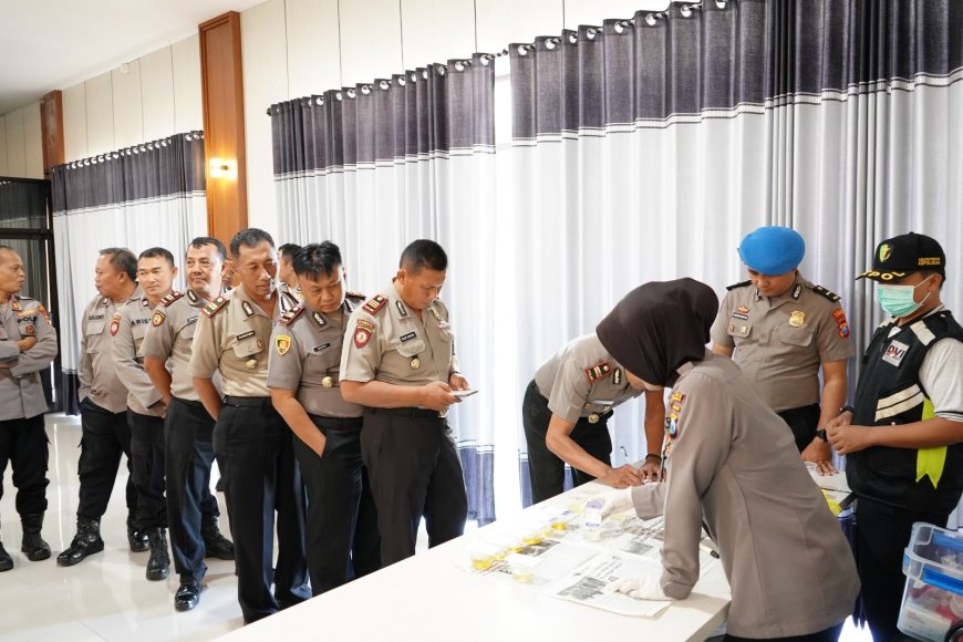 Komitmen Antinarkoba Diperlihatkan Melalui Tes Urine Rutin