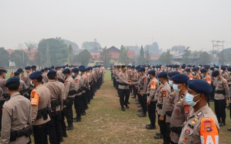 10 Personel Pusdokkes Polri dan 200 Brimob NTB Perkuat Penanganan Karhutla di Kalteng, Kapolda: Fokus di 6 Wilayah Rawan