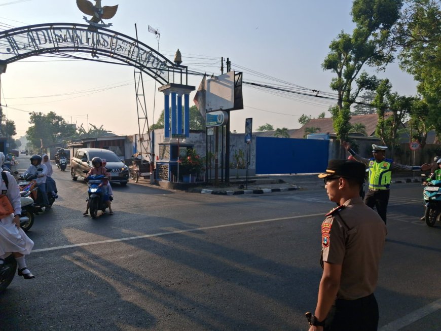 Kapolres Malang Pantau Pelayanan Pagi, Pastikan Polisi Hadir di Jalan